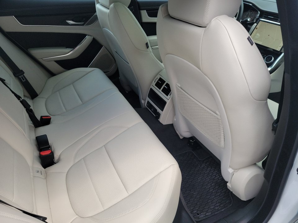 Used 2024 Jaguar XF R-Dynamic SE AWD/4WD image 29