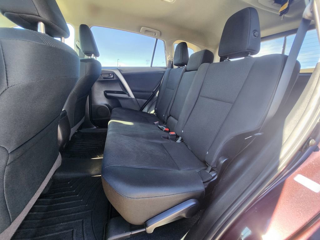 Used 2018 Toyota RAV4 LE image 11