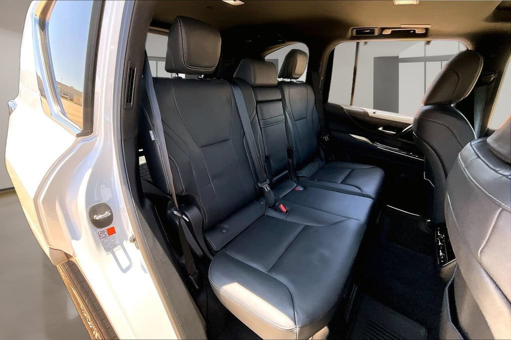 Used 2024 Lexus LX 600 4WD w/ Luxury Package image 27