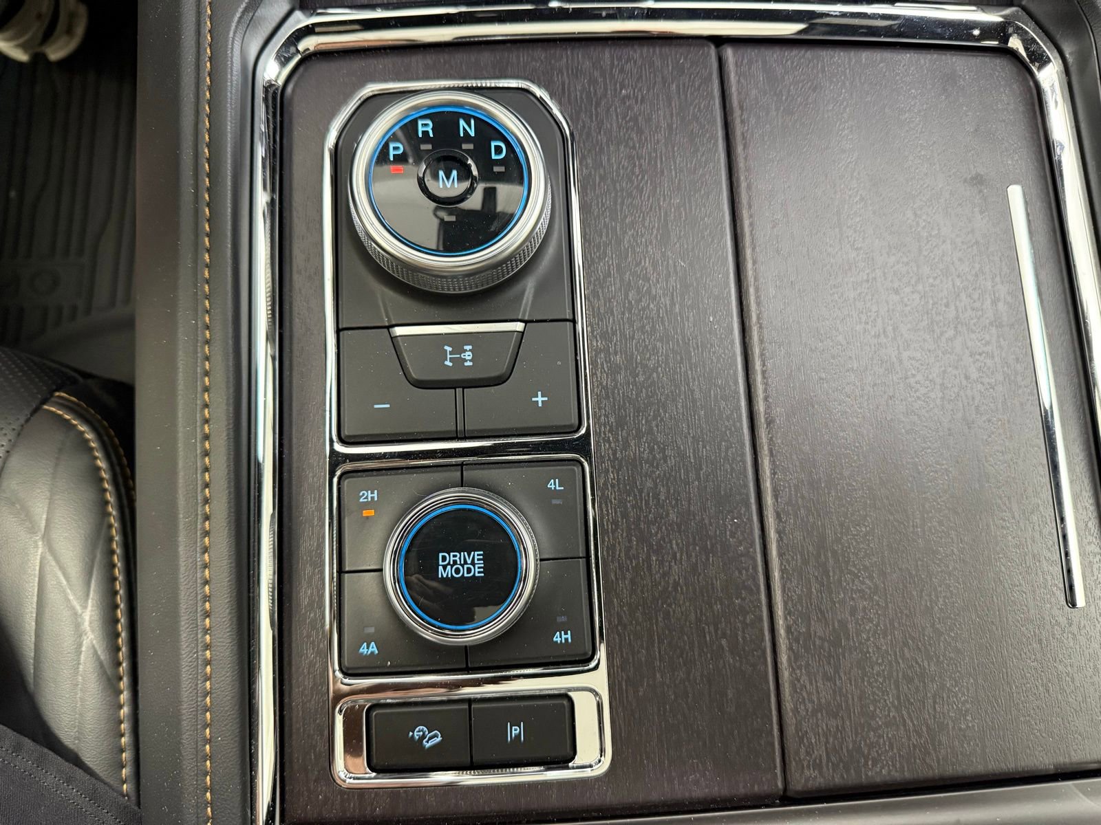 Used 2024 Ford Expedition Max Platinum image 22