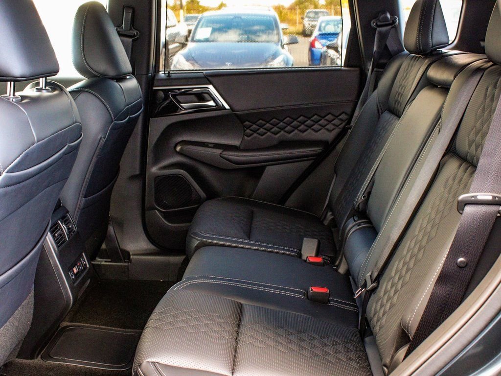 New 2025 Mitsubishi Outlander SEL Black Edition image 35