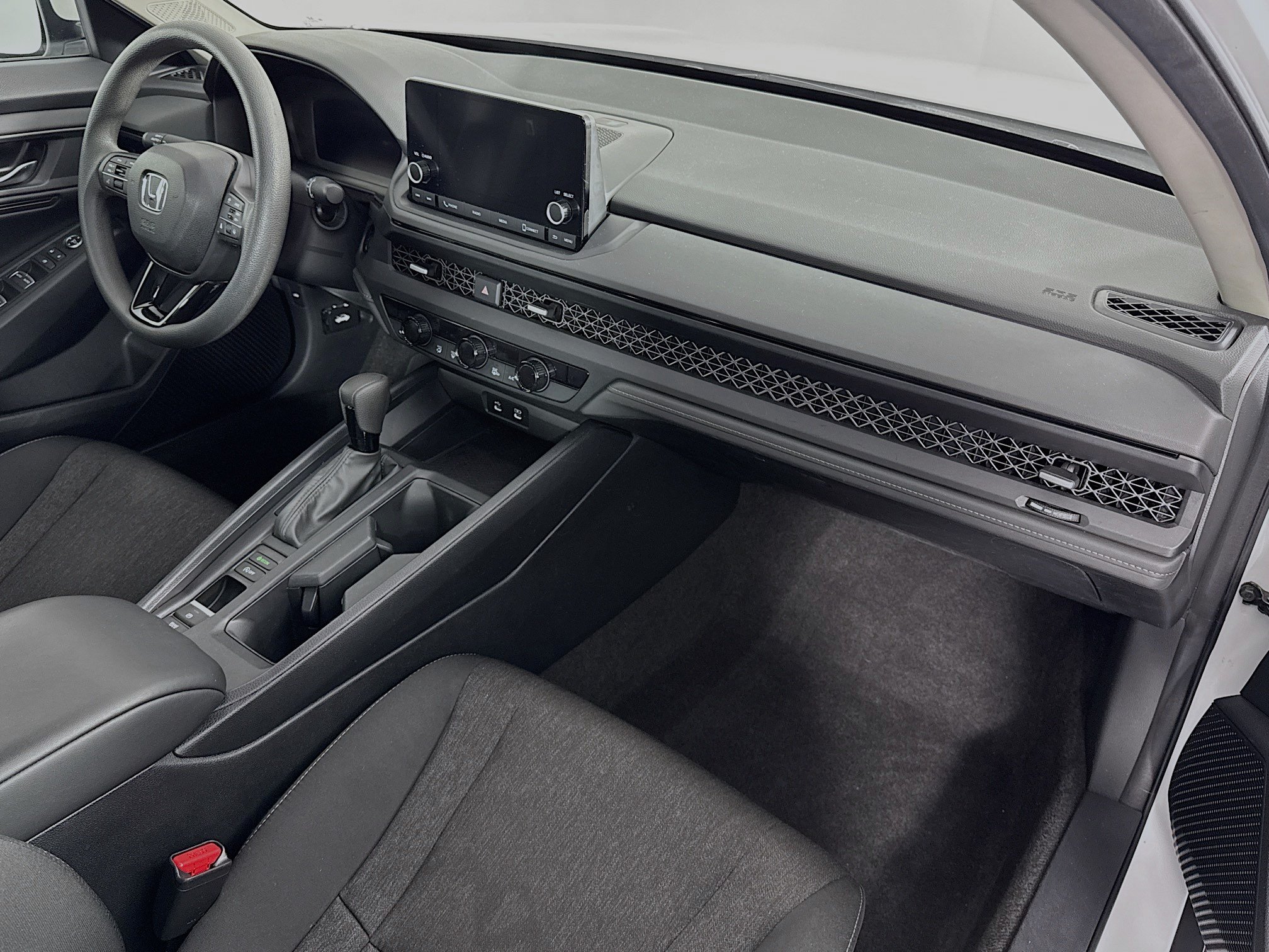 Certified 2023 Honda Accord EX image 28