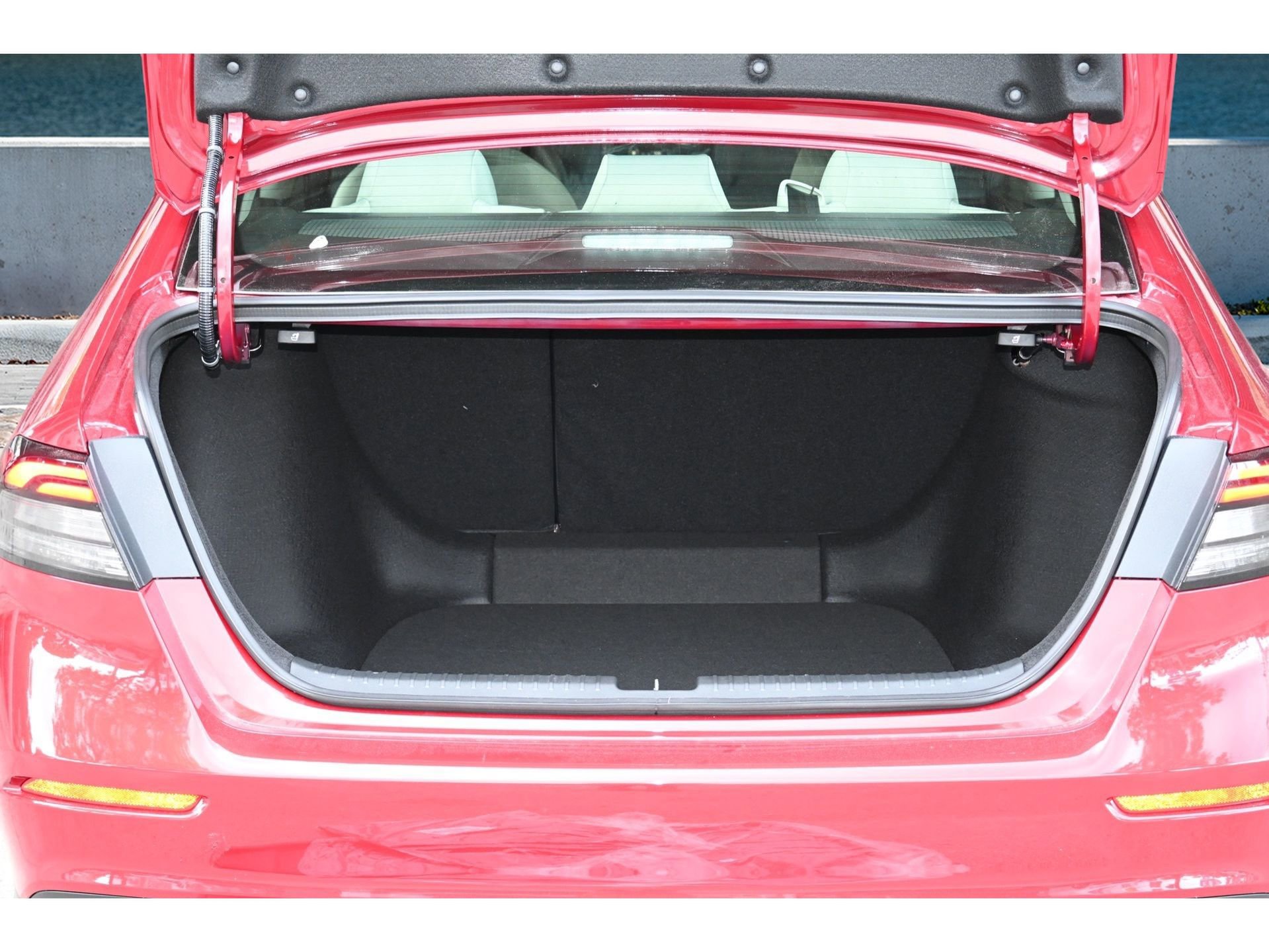 New 2025 Honda Accord SE image 9