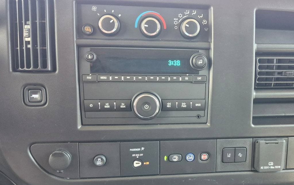 Used 2025 Chevrolet Express 3500 LT w/ LT Preferred Equipment Group RWD image 65