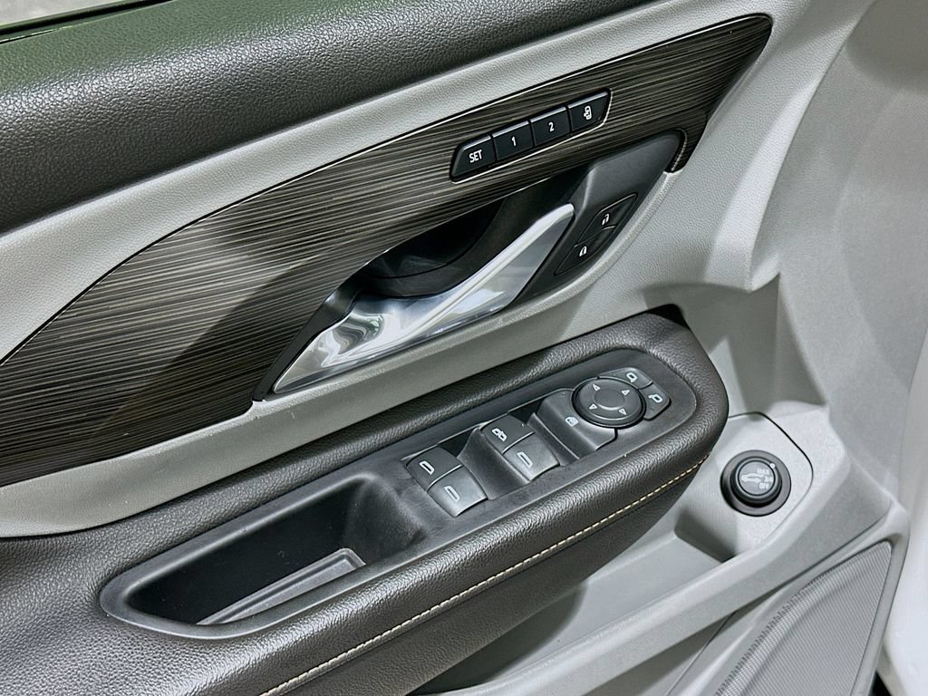 Used 2020 GMC Terrain SLT w/ Preferred Package FWD image 18