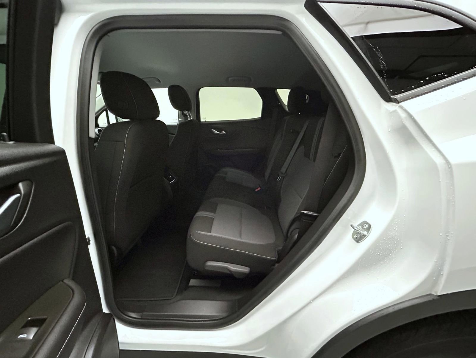 Used 2025 Chevrolet Blazer LT AWD/4WD image 19