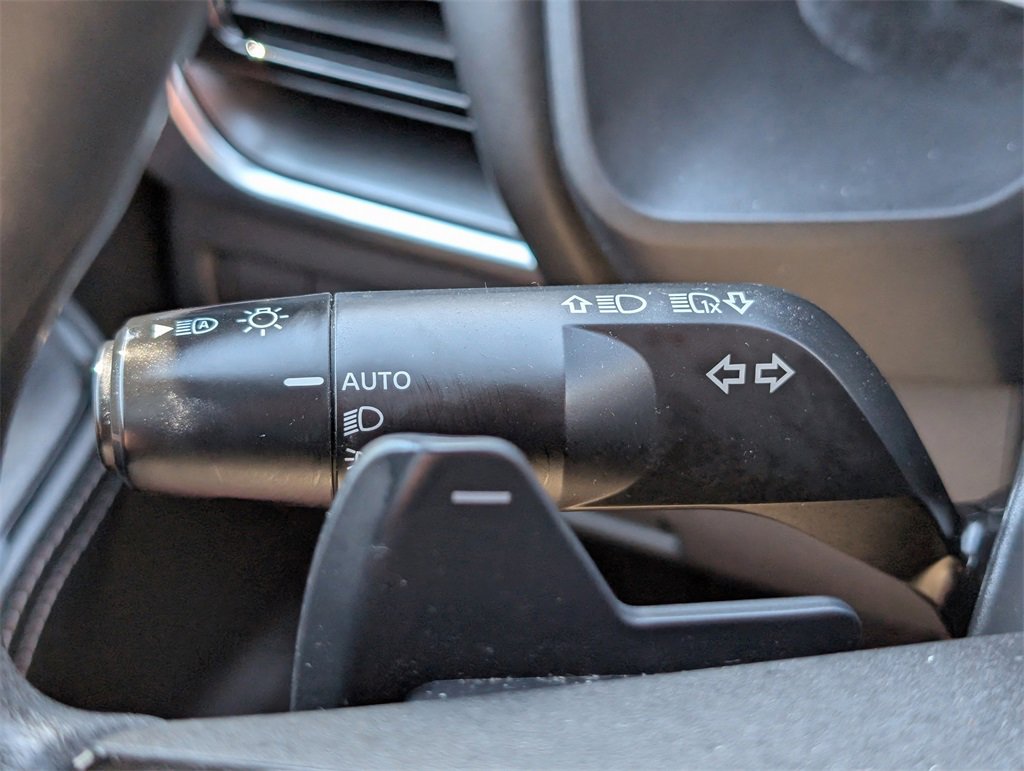 Used 2022 Nissan Rogue SV image 23