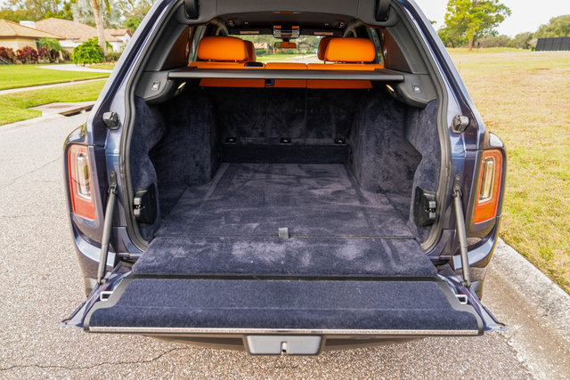 Used 2023 Rolls-Royce Cullinan Black Badge w/ Leather Finishing Pack image 75