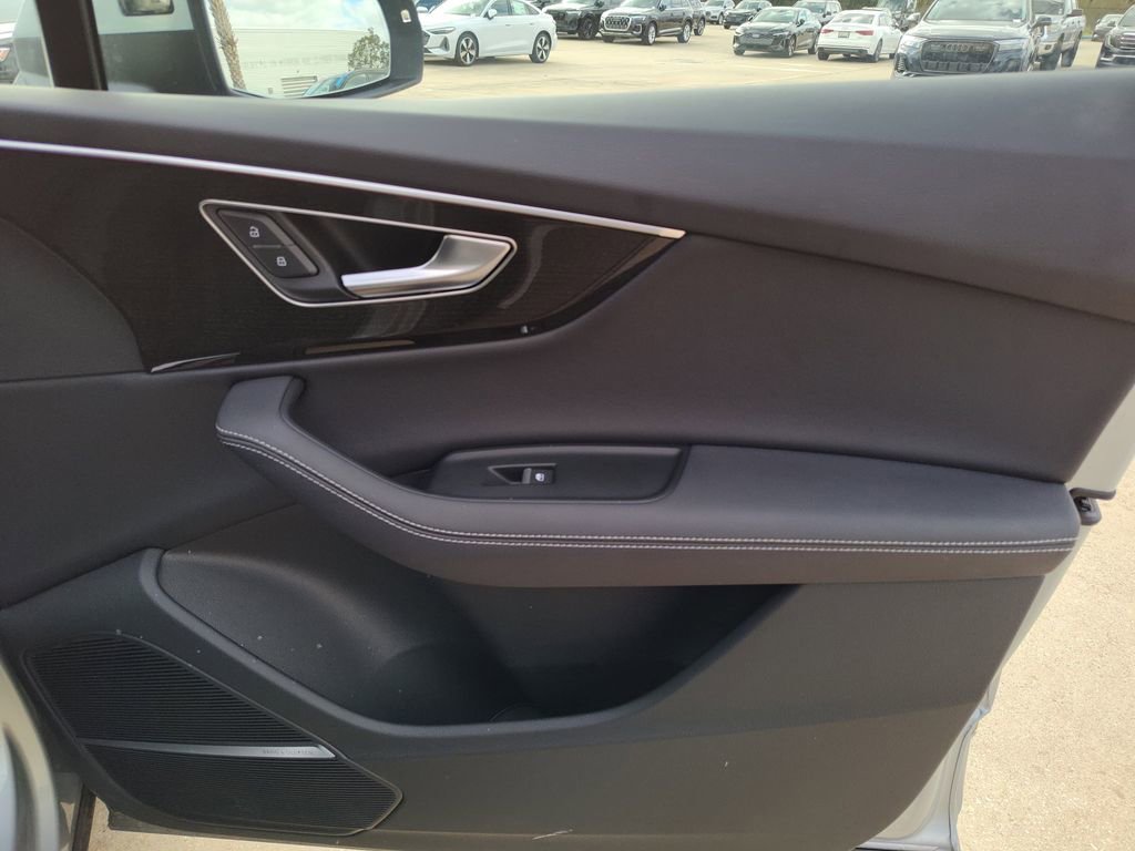 Used 2025 Audi Q7 3.0T Premium Plus w/ Premium Plus Package image 35