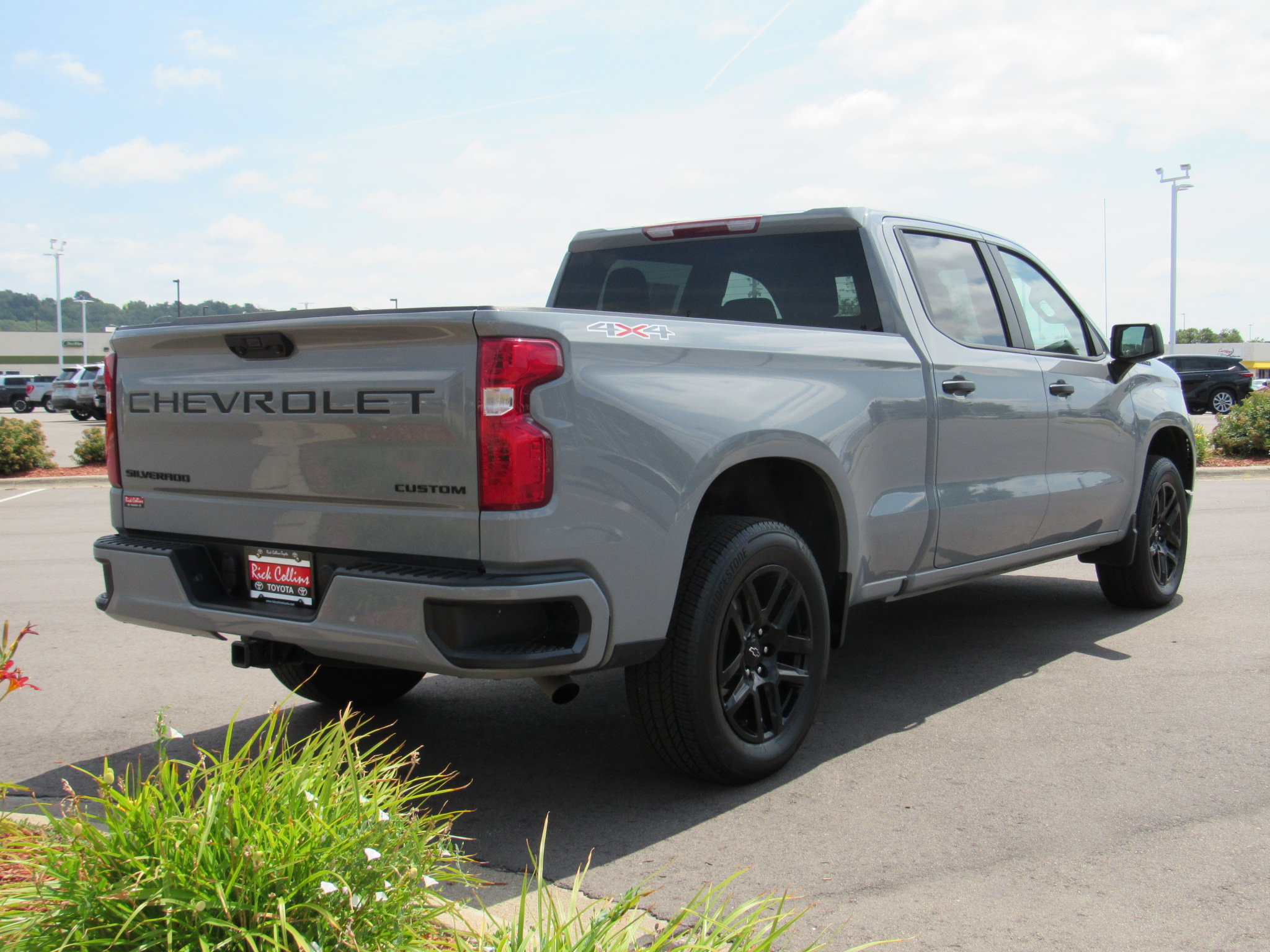 Used 2024 Chevrolet Silverado 1500 Custom w/ LPO, Dark Essentials Package AWD/4WD image 6