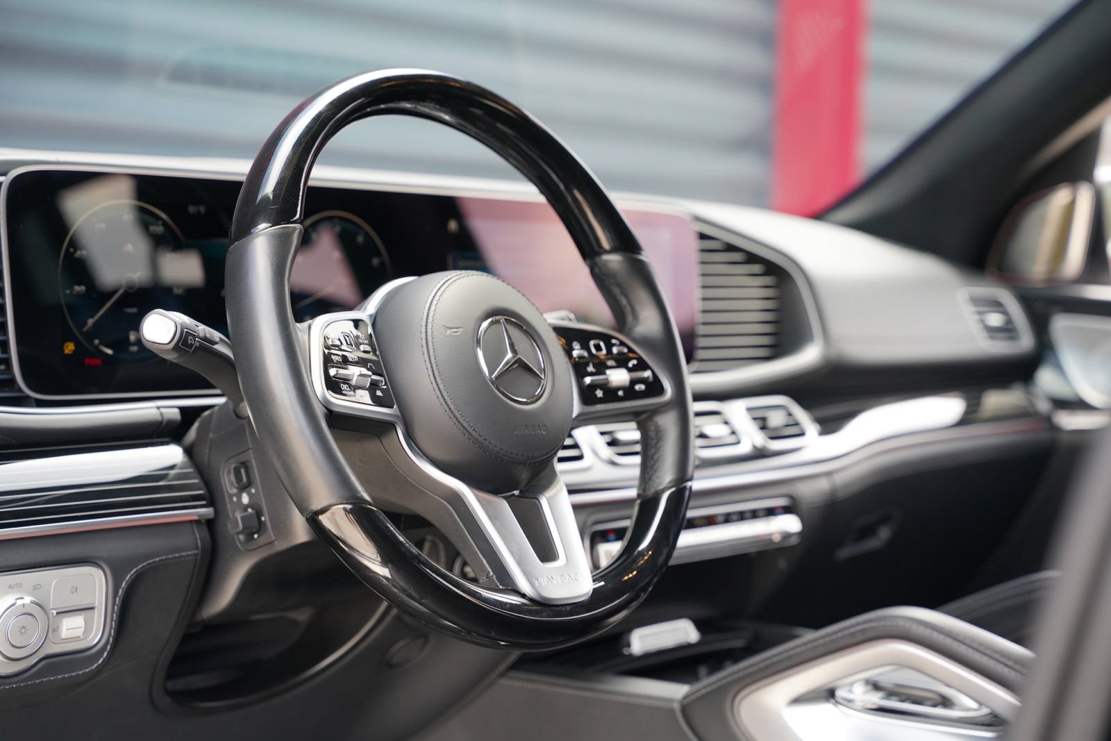 Used 2023 Mercedes-Benz Maybach GLS 600 4MATIC image 16