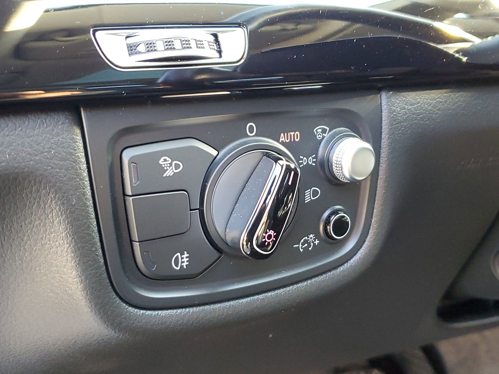 Used 2018 Audi A8 L 3.0T w/ Executive Package image 24