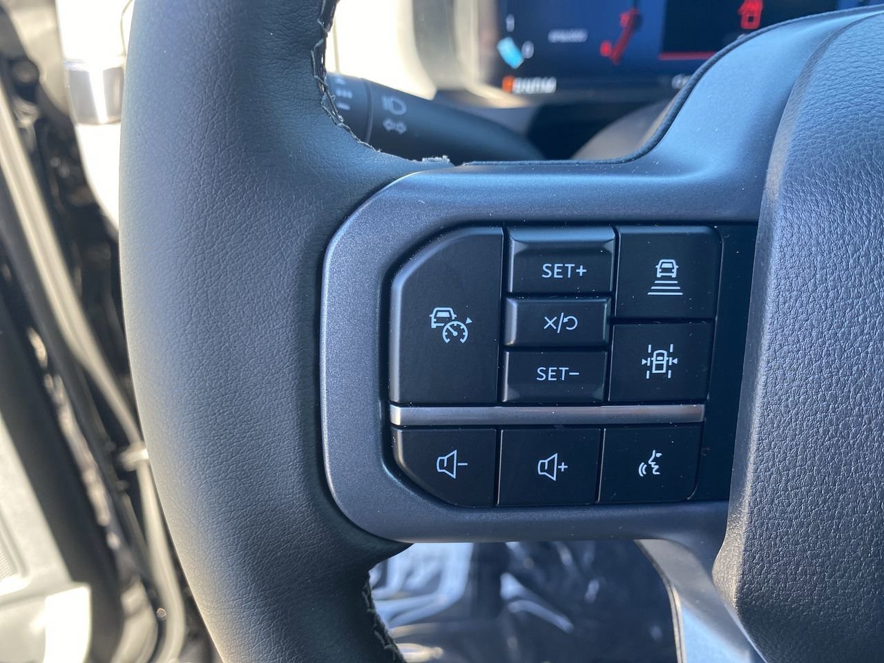 New 2025 Ford F150 XLT w/ Equipment Group 302A MID image 31