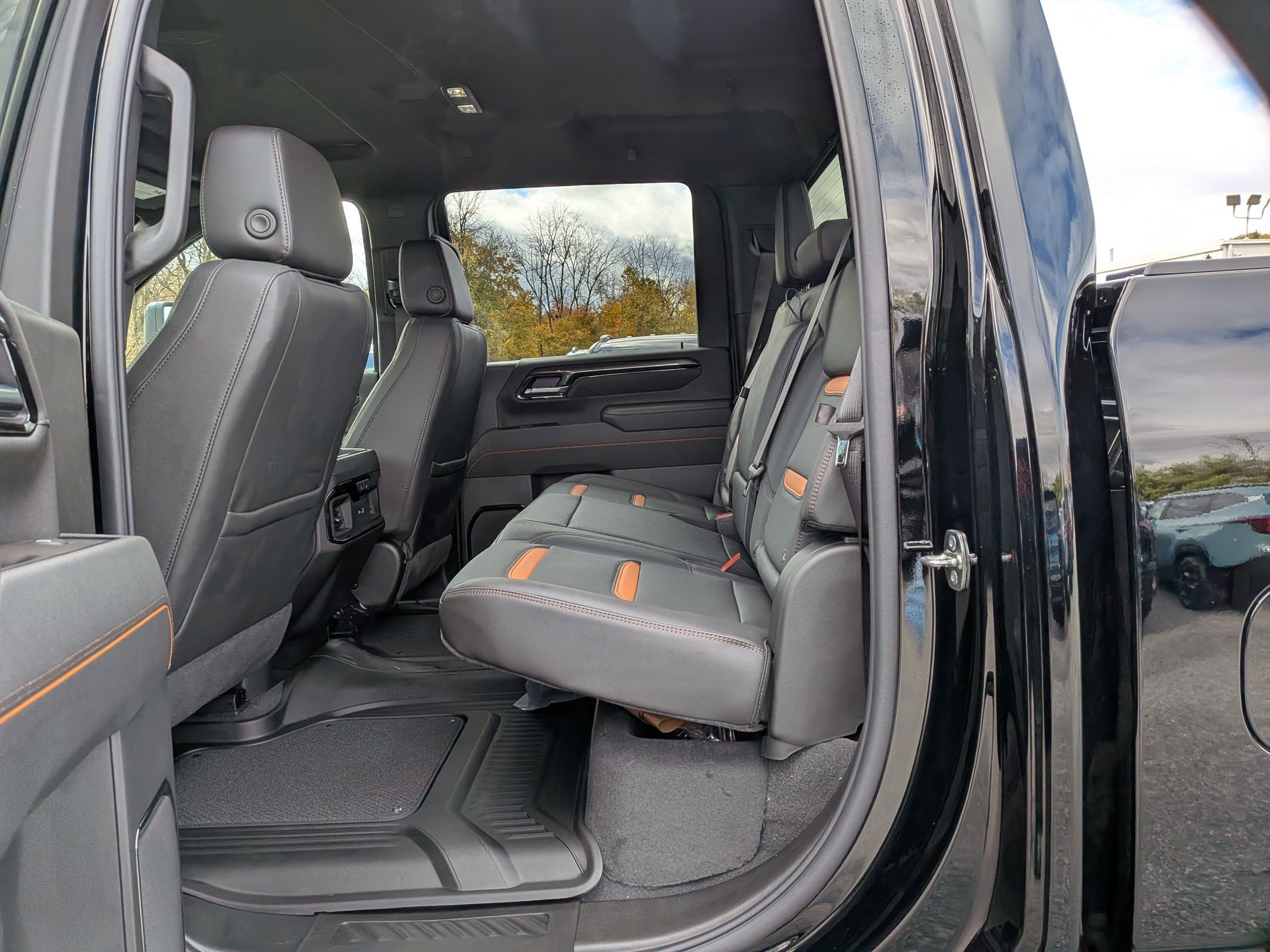 New 2026 GMC Sierra 2500 AT4 w/ AT4 Premium Plus Package image 9