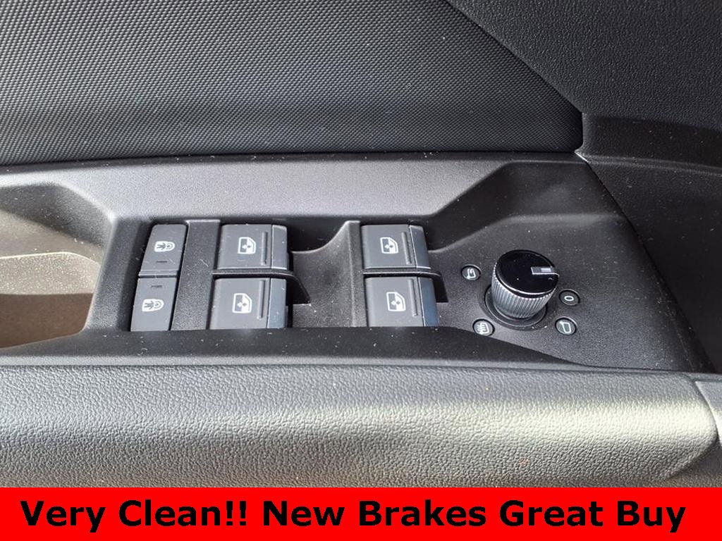 Used 2023 Audi Q4 e-tron Premium Plus w/ Premium Plus image 9