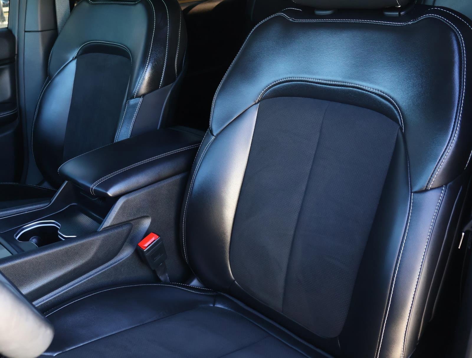 Used 2025 Jeep Grand Cherokee L Altitude image 16