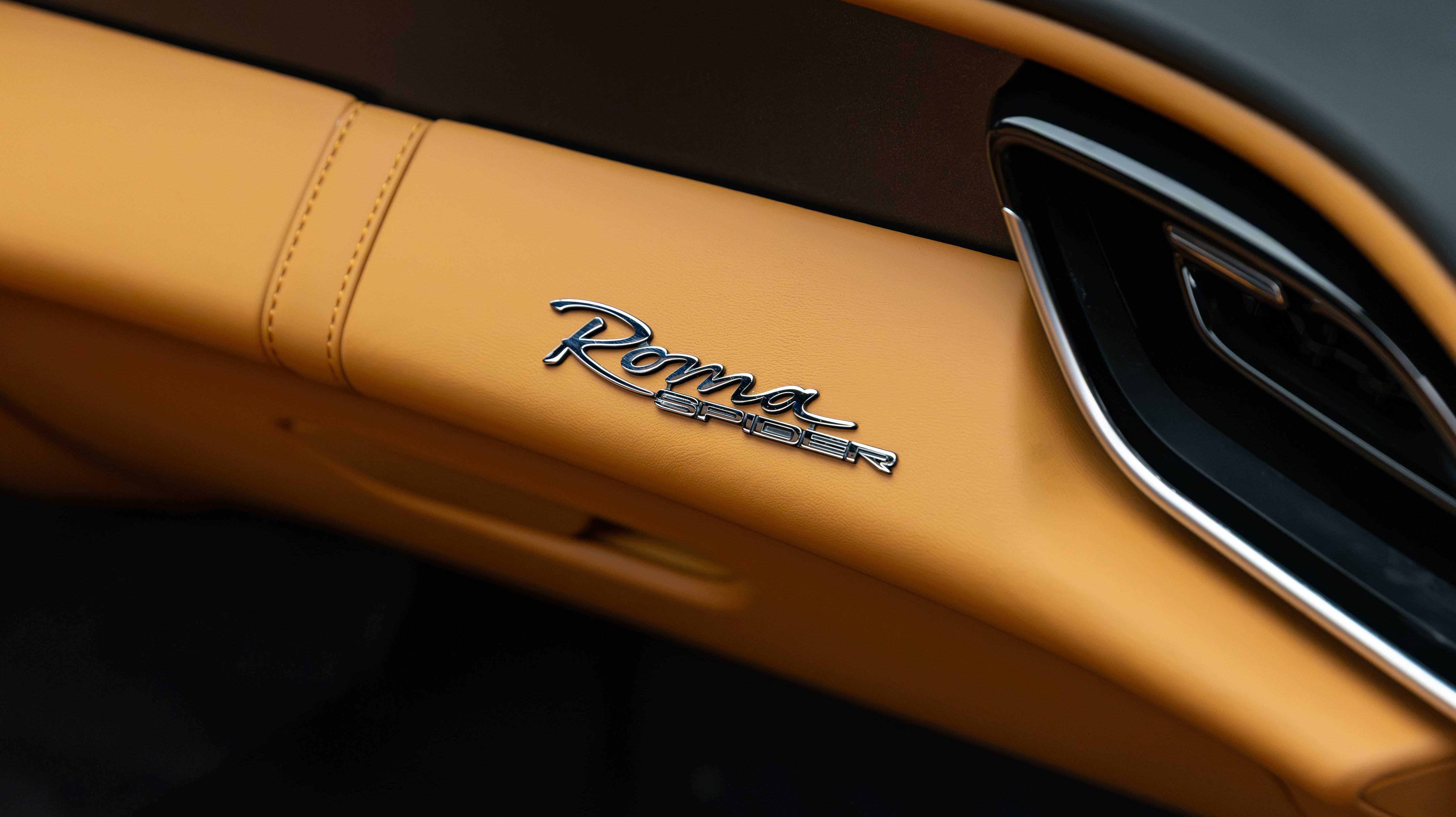 Certified 2025 Ferrari Roma Spider RWD image 37