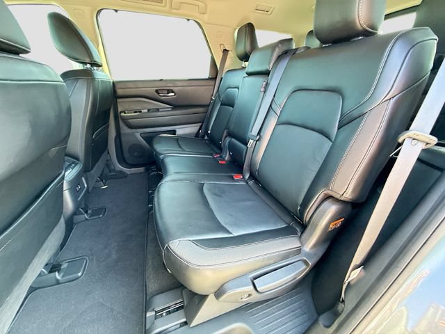 Used 2023 Nissan Pathfinder SL AWD/4WD image 24
