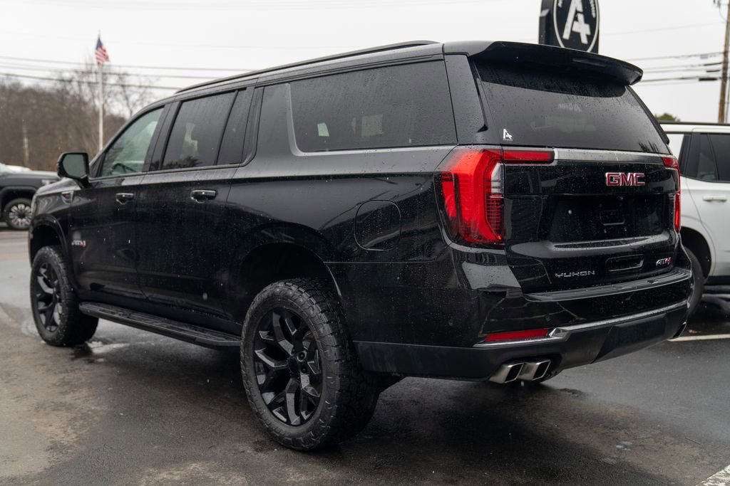 Used 2025 GMC Yukon XL AT4 image 4