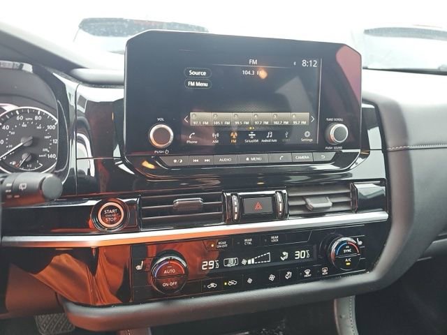 Used 2024 Nissan Pathfinder SV image 12