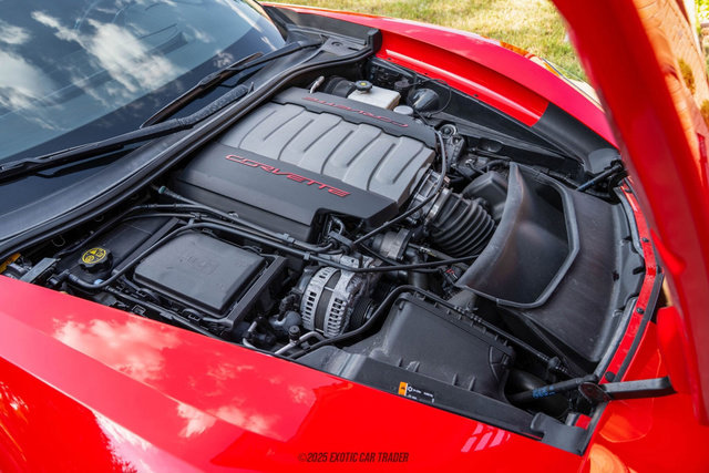 Used 2019 Chevrolet Corvette Stingray Coupe w/ Carbon Flash Badge Package image 24