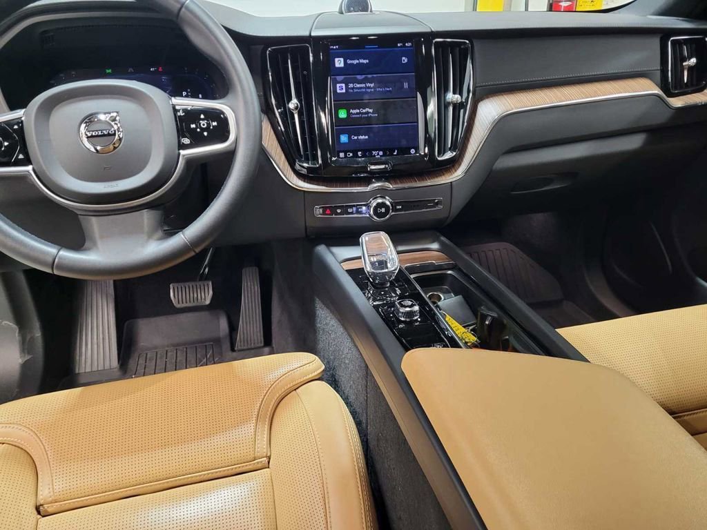 Used 2023 Volvo XC60 B6 Ultimate image 7