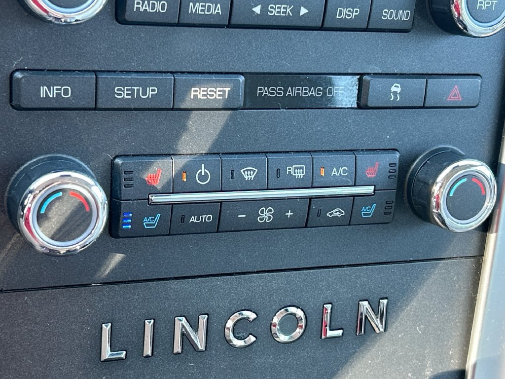 Used 2010 Lincoln MKS FWD image 26