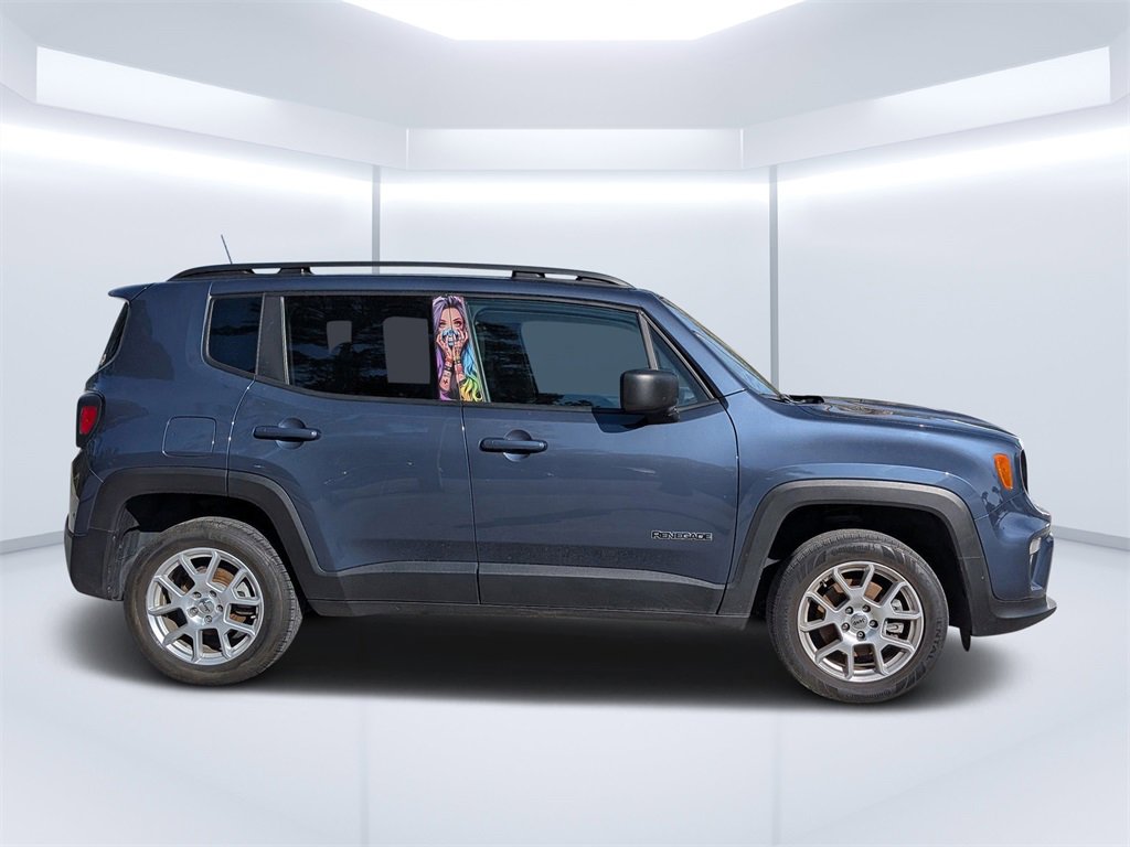 Used 2022 Jeep Renegade Latitude image 2