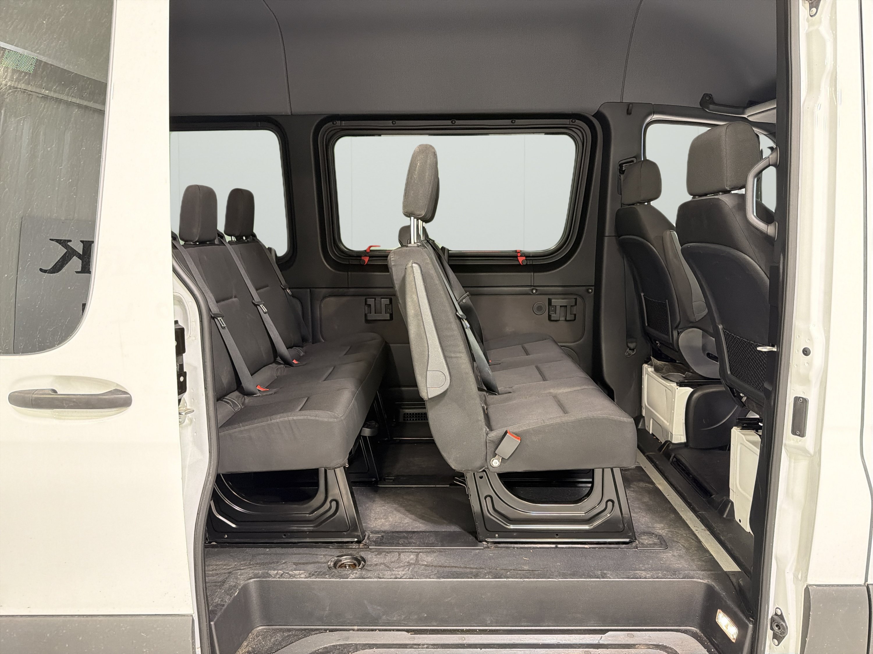 Used 2025 Mercedes-Benz Sprinter 2500 image 12