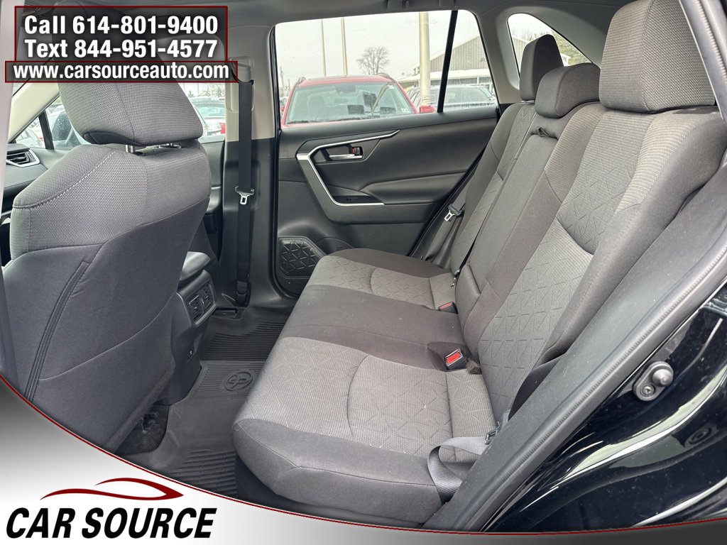 Used 2021 Toyota RAV4 XLE w/ Convenience Package image 30