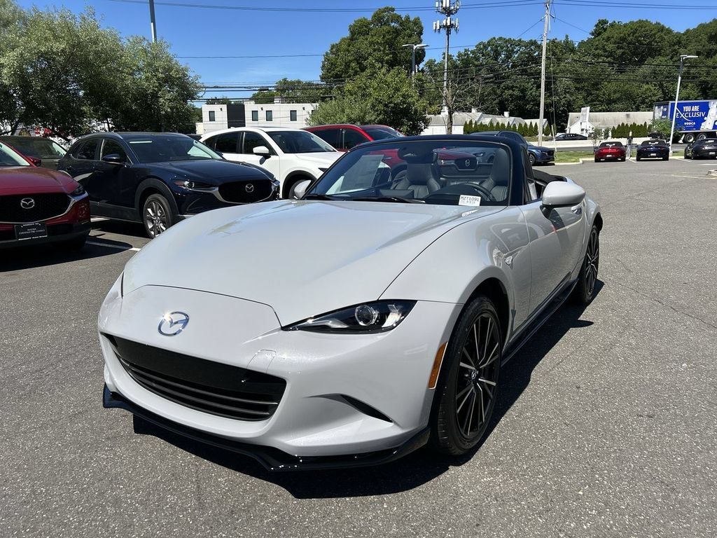 New 2026 MAZDA MX-5 Miata Grand Touring w/ Appearance Package RWD image 4