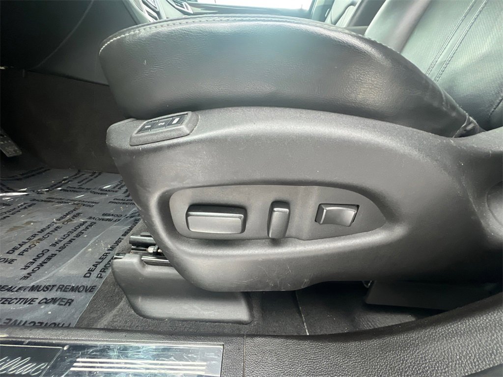 Used 2016 Cadillac SRX Luxury w/ Driver Awareness Package image 32