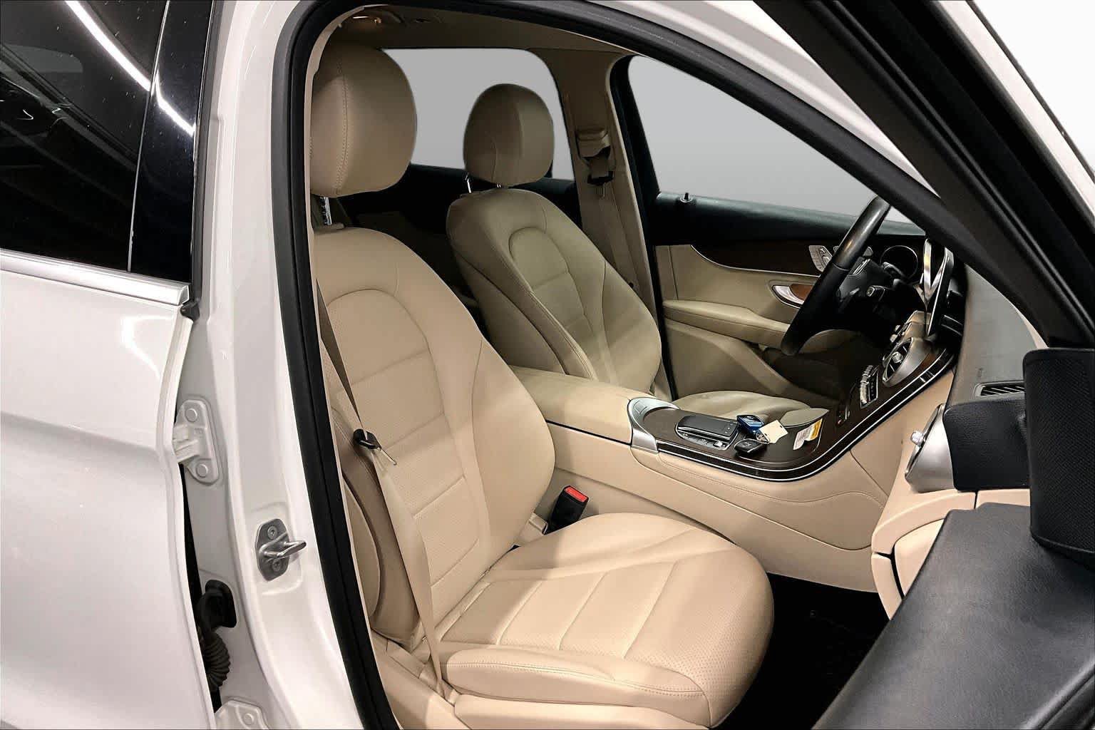 Used 2020 Mercedes-Benz GLC 300 image 8