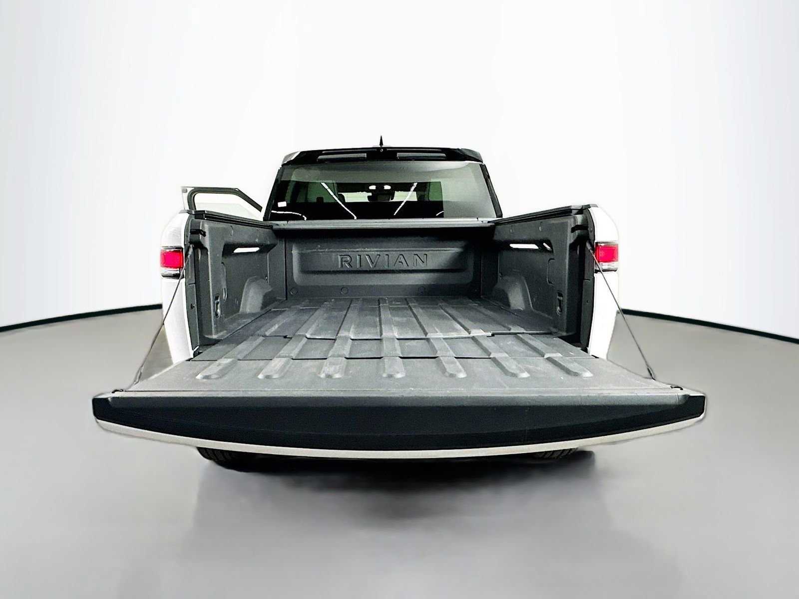 Used 2022 Rivian R1T Adventure AWD/4WD image 26