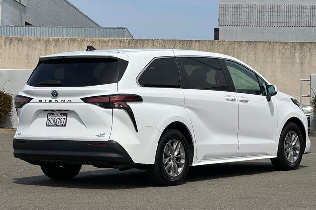 Certified 2022 Toyota Sienna LE AWD/4WD video 2