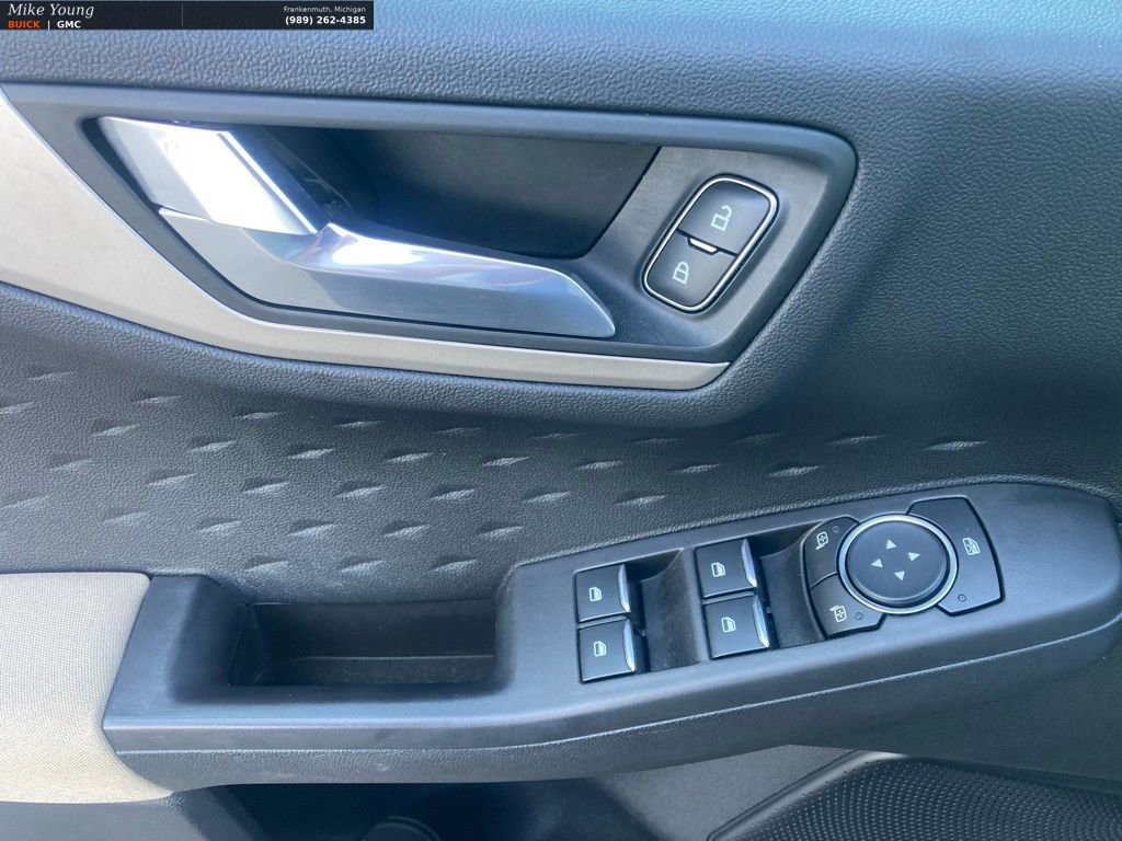 Used 2020 Ford Escape SE image 12