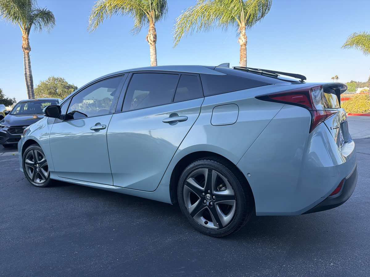Used 2022 Toyota Prius XLE FWD image 5