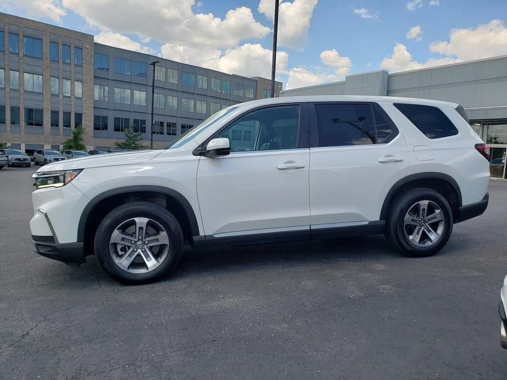 Used 2025 Honda Pilot EX-L image 4