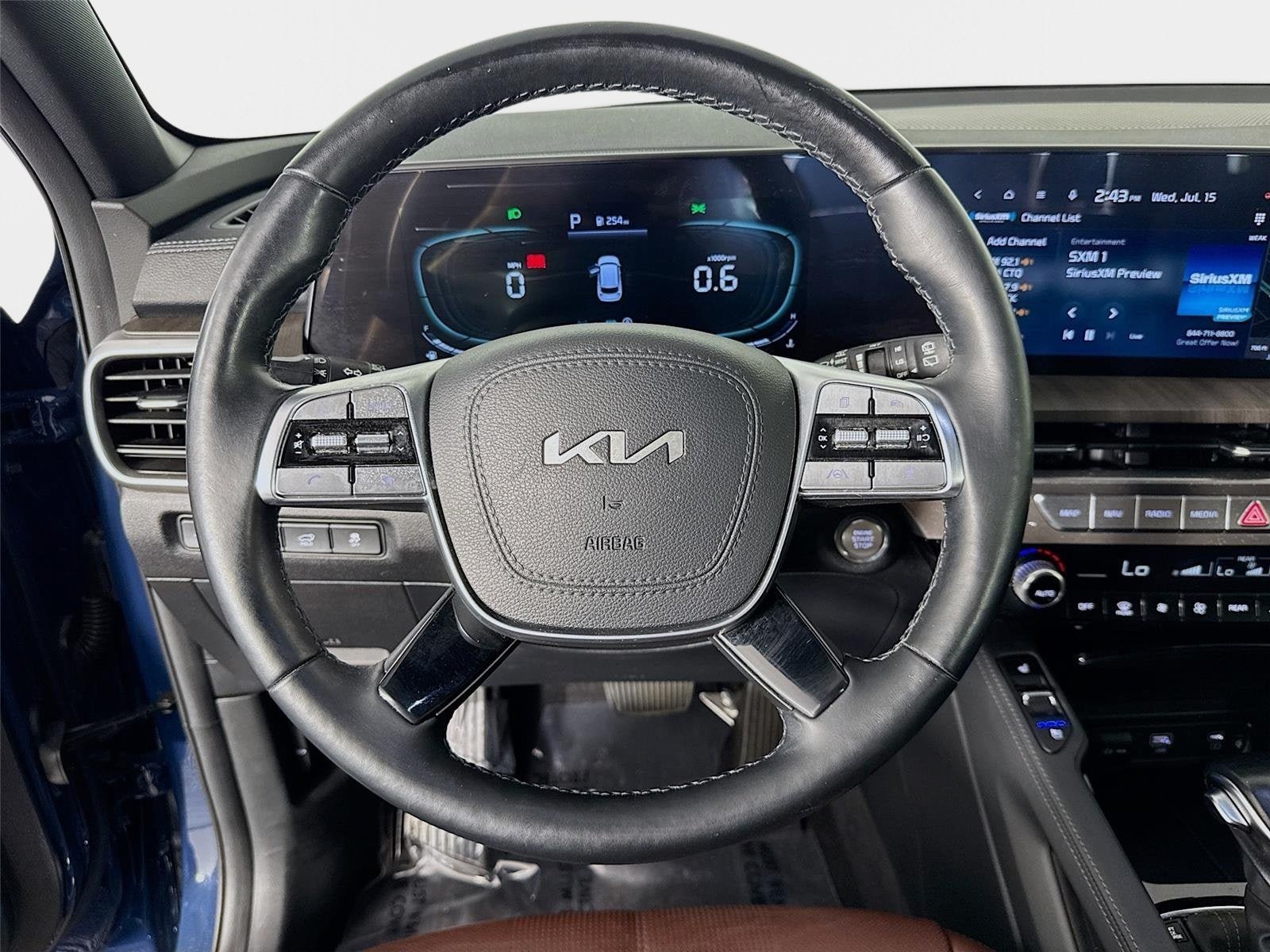 Certified 2024 Kia Telluride EX w/ EX Captain's Chair Package AWD/4WD image 12