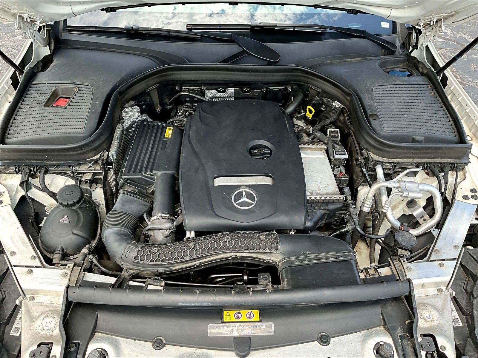 Used 2018 Mercedes-Benz GLC 300 4MATIC image 30