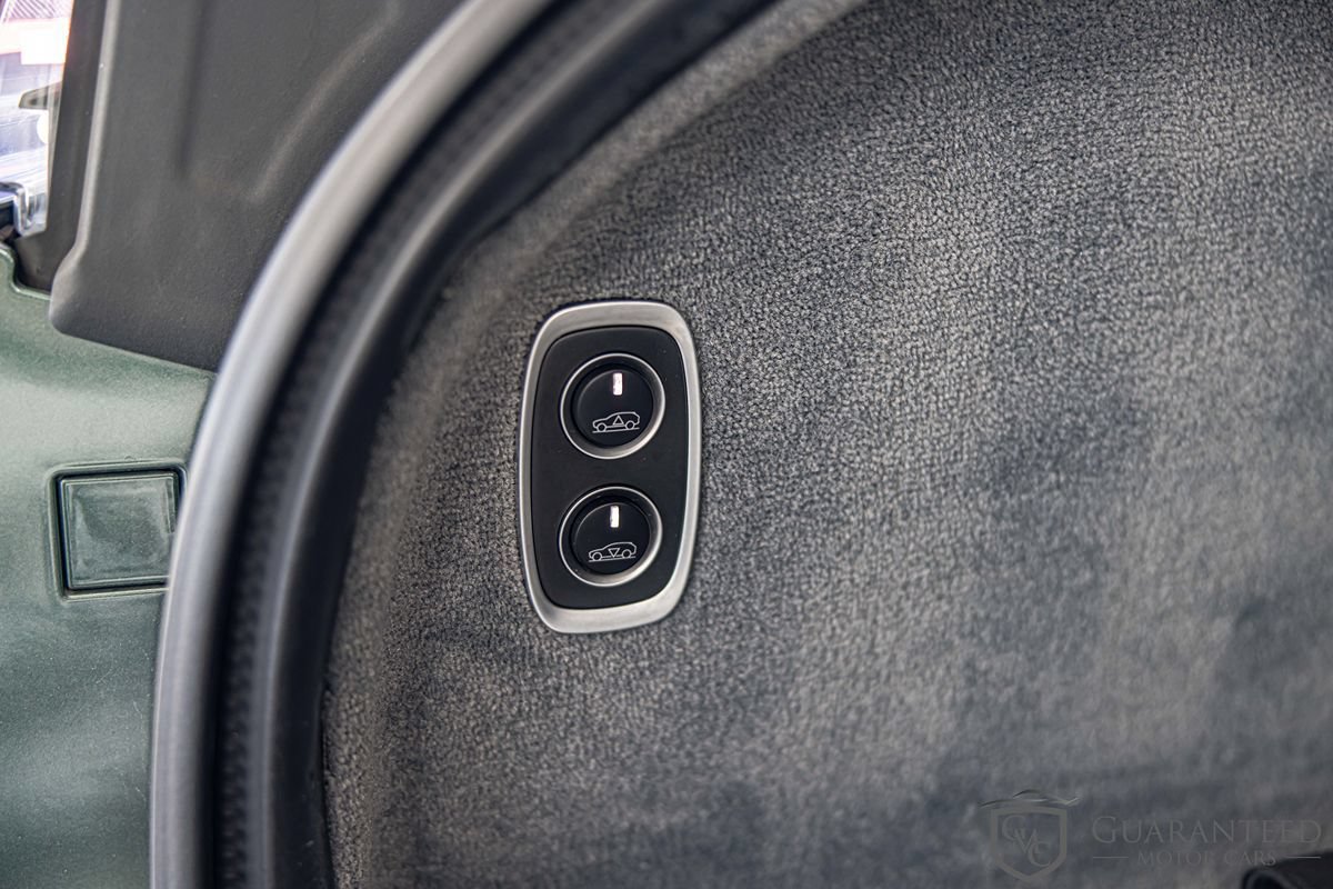 Used 2021 Aston Martin DBX AWD/4WD image 17