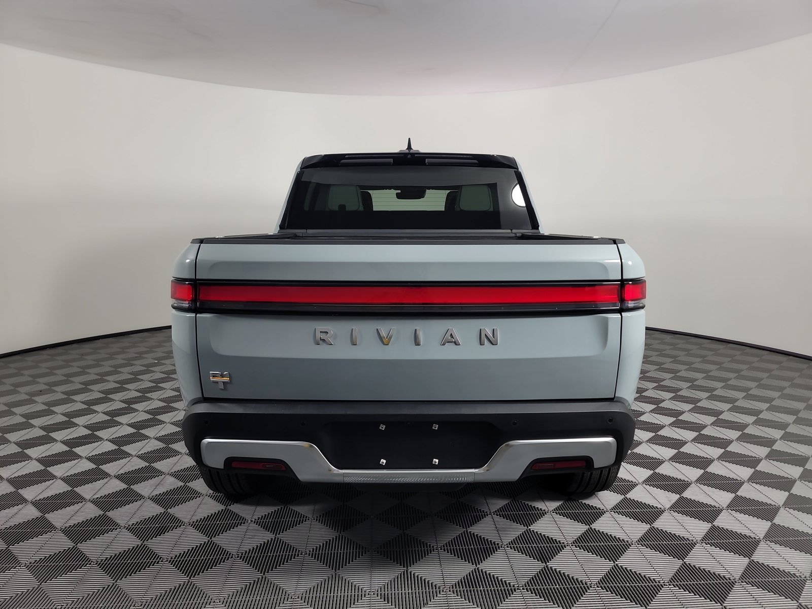 Used 2022 Rivian R1T Adventure AWD/4WD image 4
