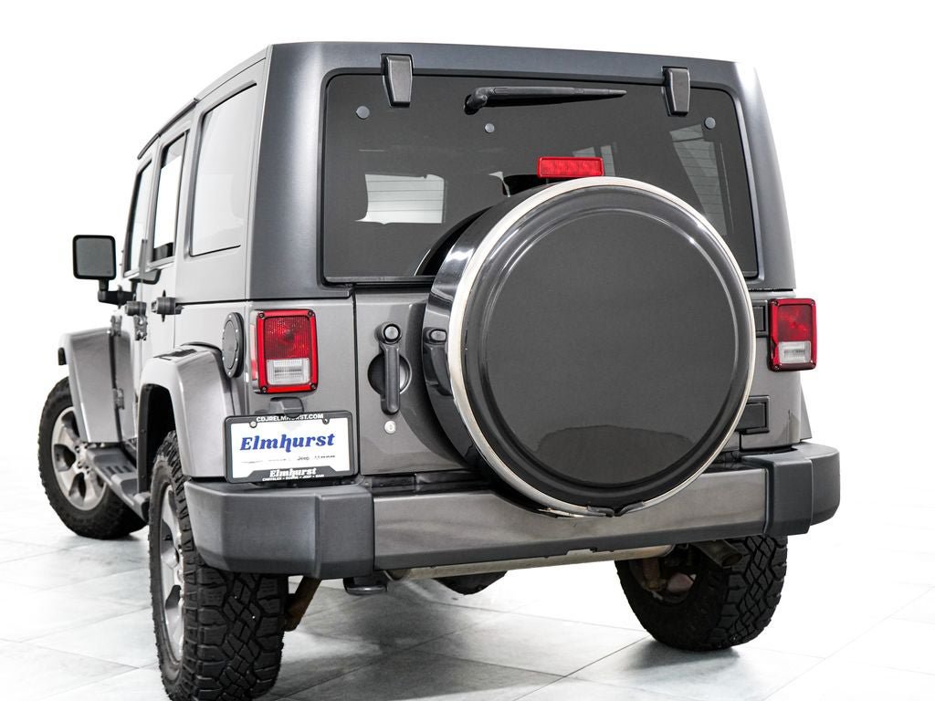 Used 2017 Jeep Wrangler Unlimited Sahara w/ Connectivity Group AWD/4WD image 6