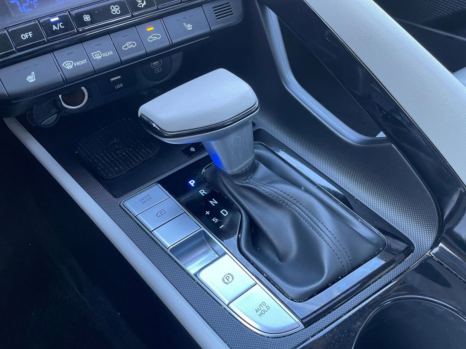 Used 2025 Hyundai Elantra Limited image 43