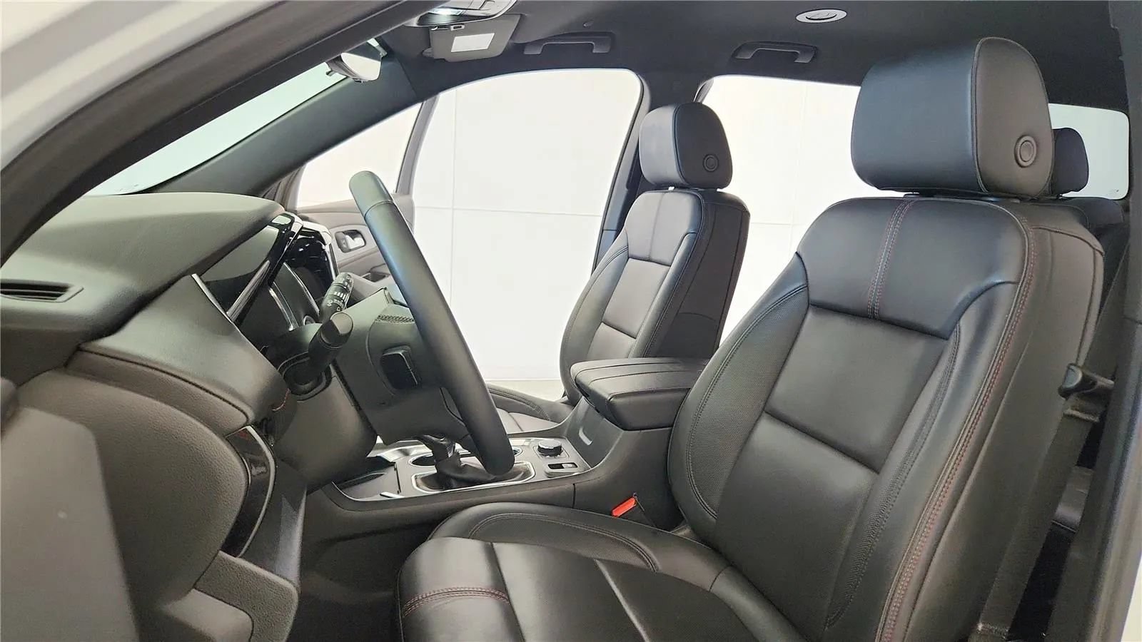 Used 2023 Chevrolet Traverse RS FWD image 27