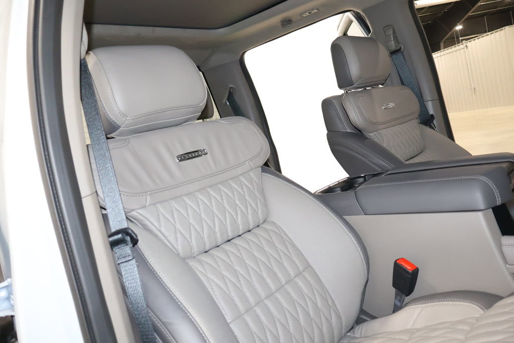 Used 2025 Ford F250 Platinum w/ Platinum Plus Package image 38