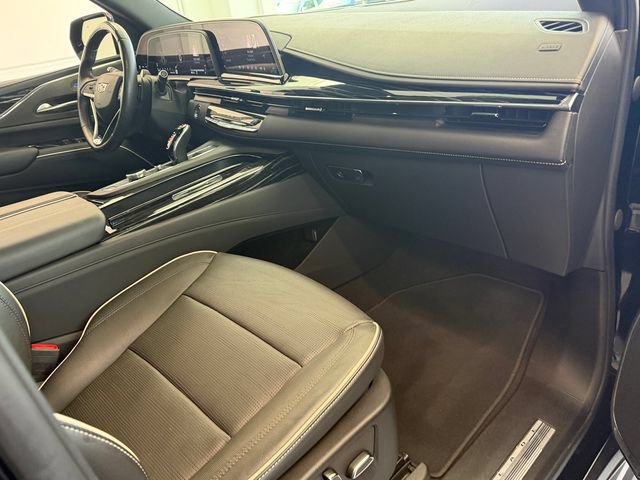 Used 2023 Cadillac Escalade Sport AWD/4WD image 16