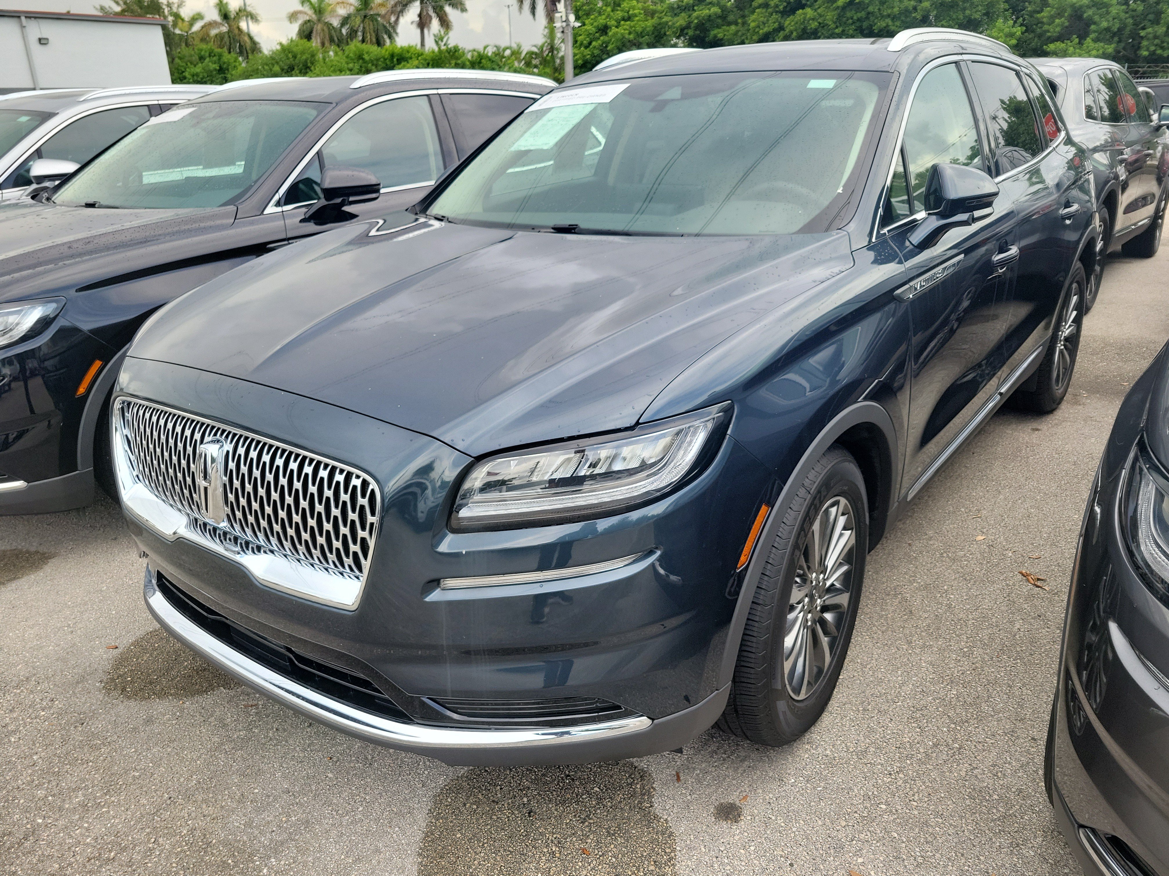 Certified 2023 Lincoln Nautilus AWD image 2