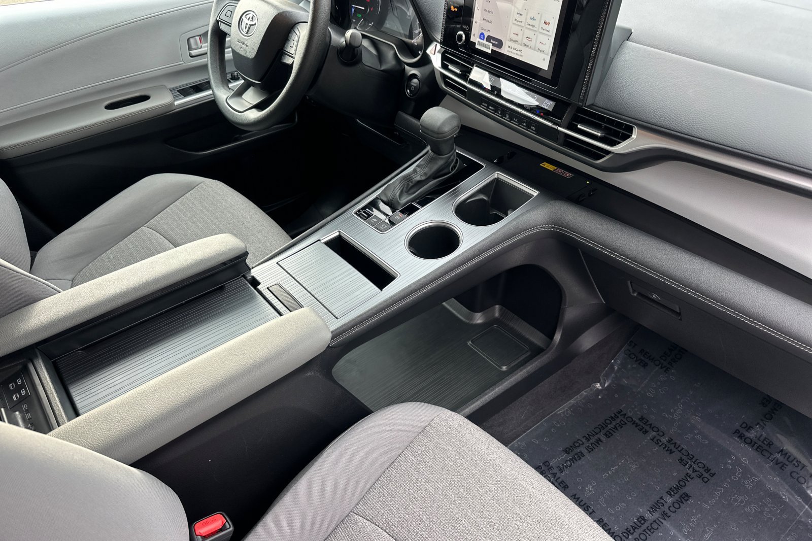 Certified 2026 Toyota Sienna LE FWD image 20