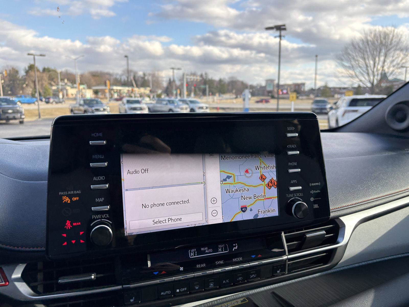 Used 2021 Toyota Sienna XSE image 9